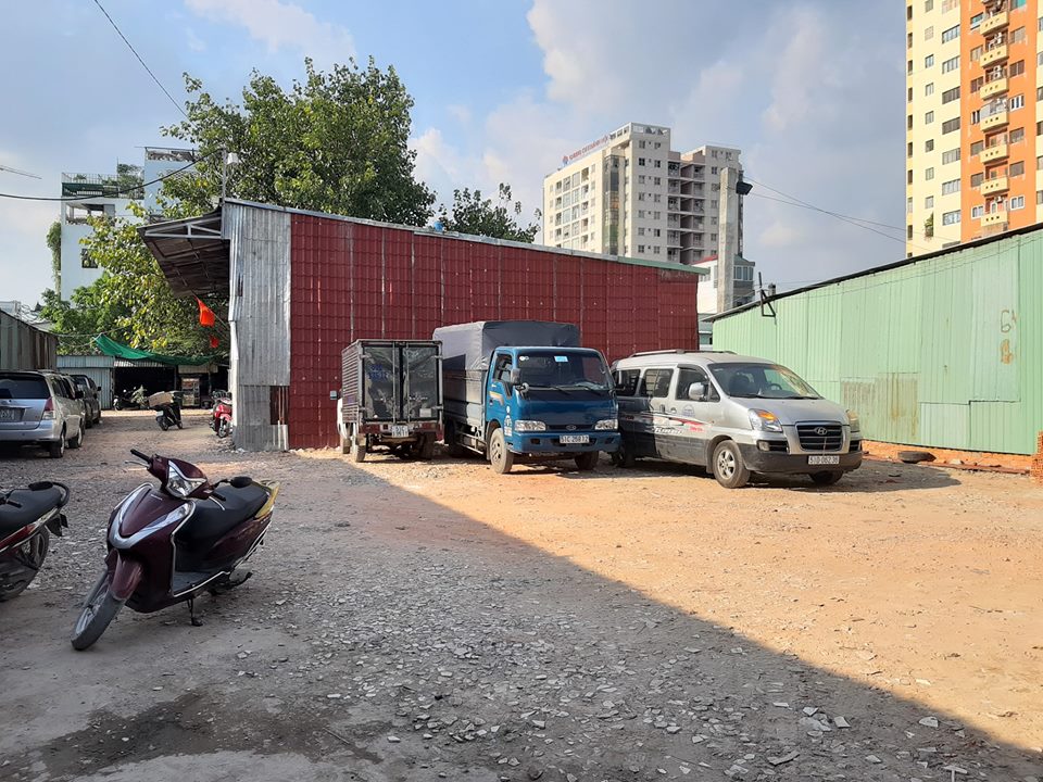 Cho thuê kho bãi Quận 4 DT 200m đường Bến Vân Đồn gần cầu Nguyễn Văn Cừ. 